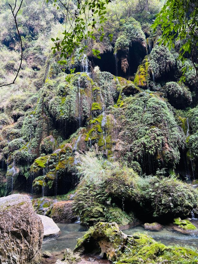 貴州貴陽紫江地縫闖入貴州「地心之門」 貴州貴陽紫江地縫闖入貴州「地心之門」