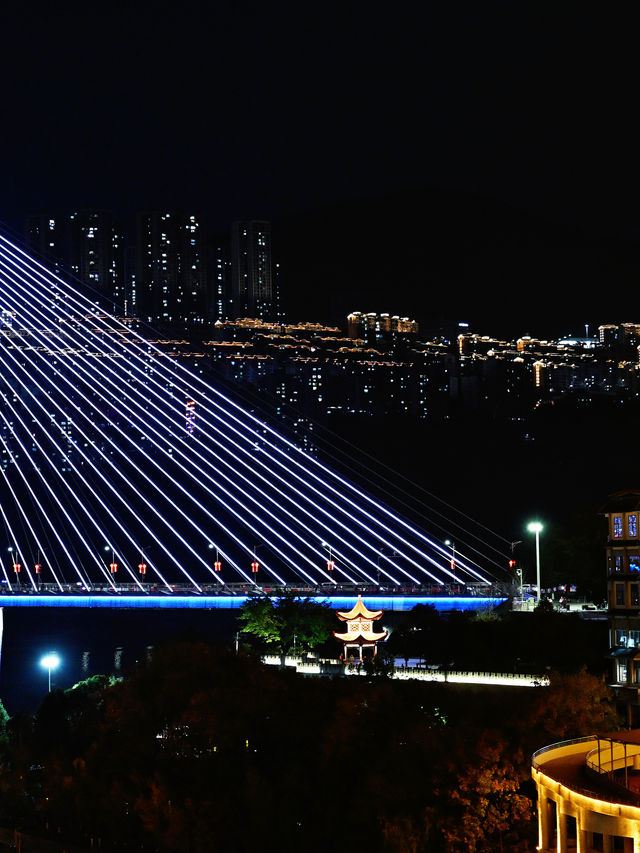 恩施秘境探險日記|3h驚險國道直達「巴東曼哈頓」 恩施秘境探險日記|3h驚險國道直達「巴東曼哈頓」
