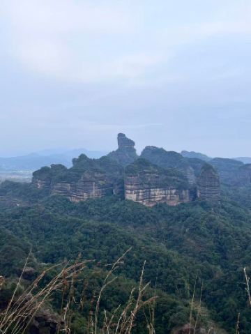 คู่มือการท่องเที่ยวเจาะลึก 2 วัน 1 คืน เมืองเส้ากวน: ค้นพบเส้นทางโบราณและอัญมณีที่ซ่อนเร้นของหลิงหนาน