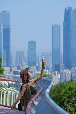 Новая достопримечательность в горе Цинсюшань: прогулочная тропа Жуи с панорамным видом на Наньнин на 360 градусов