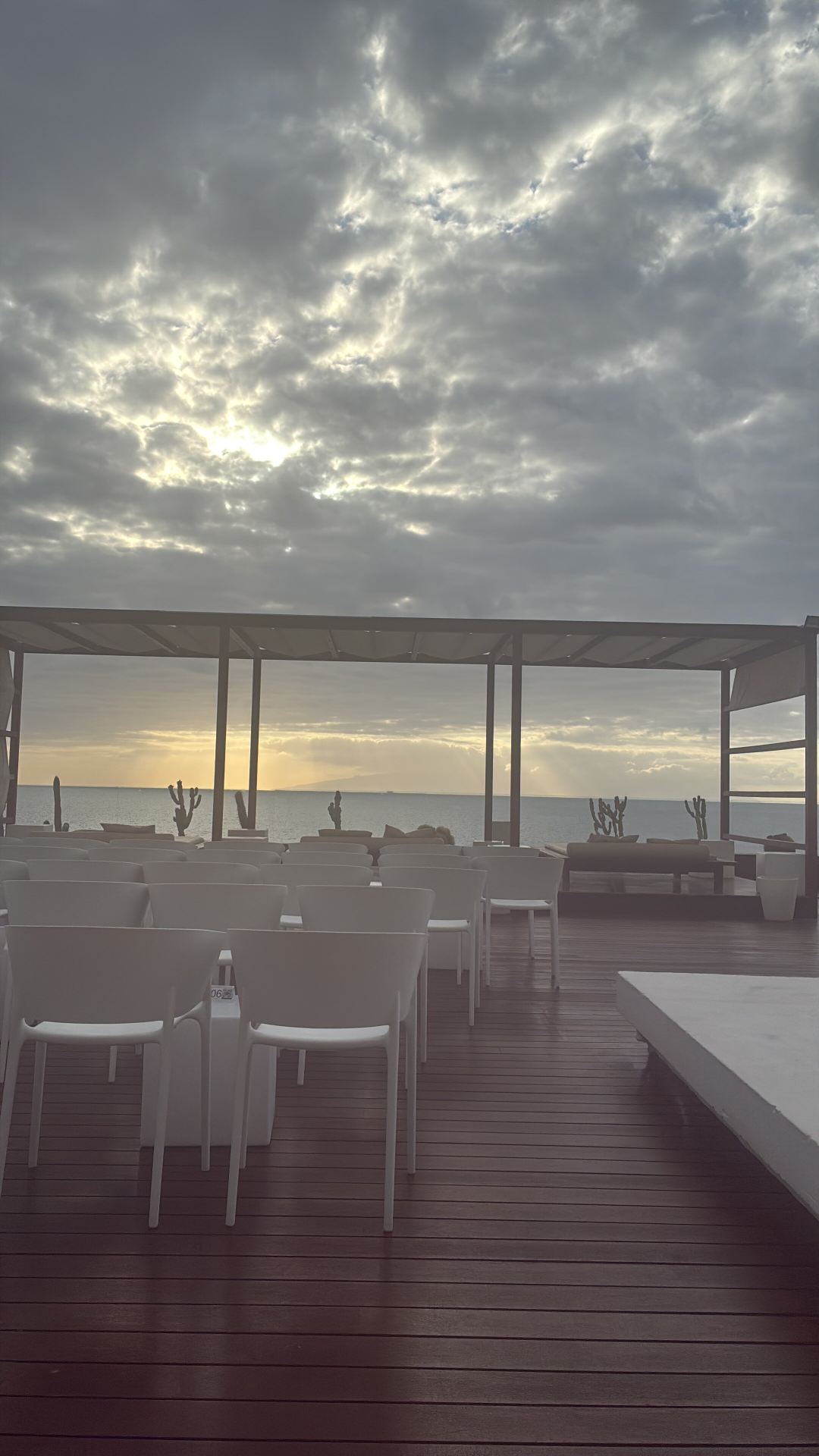 Stunning Hotel with Top Entertainment and Service