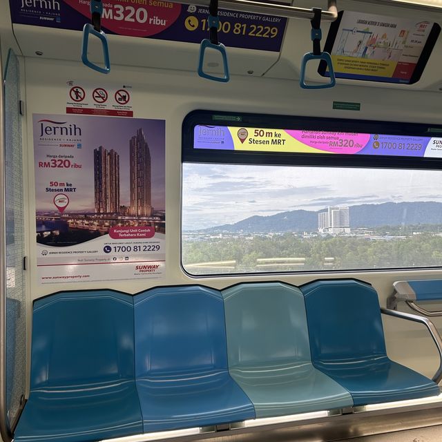 深綠色9號地鐵線的景點