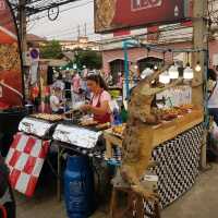 ถนนคนเดินวัวลาย วันเสาร์ เชียงใหม่