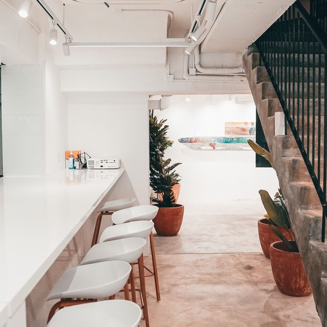 深水埗兩層高純白cafe