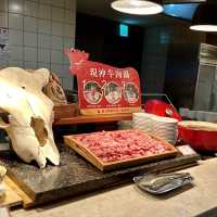 台北萬華吃到飽！凱達大飯店 百宴自助餐廳！寬敞空間、不限時用餐！