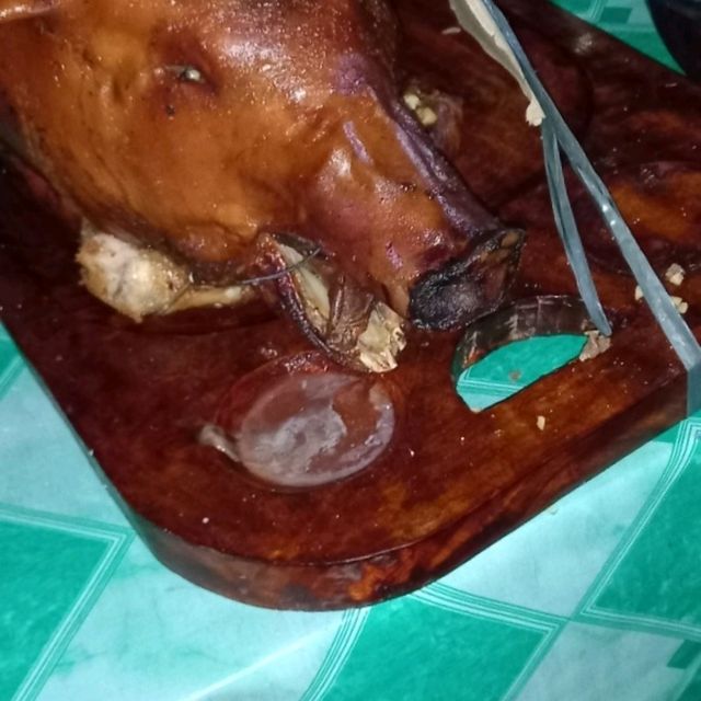 레촌(Lechon) - 통돼지구이