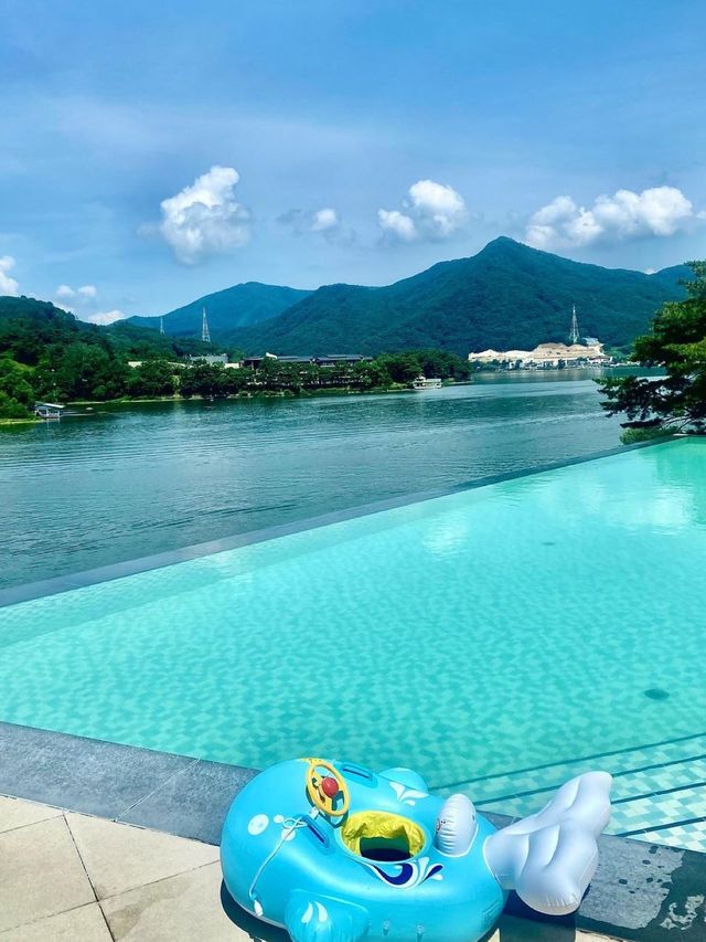 욕조 안에서 즐기는 리버뷰 객실!