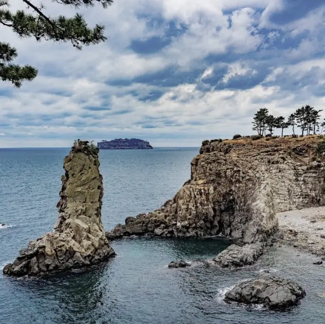 🌊 홀로 우뚝 솟은 서귀포 해안을 지키는 외돌개 ! 