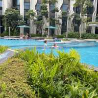 Super kids friendly hotel! 4 swimming areas and mini workshops!