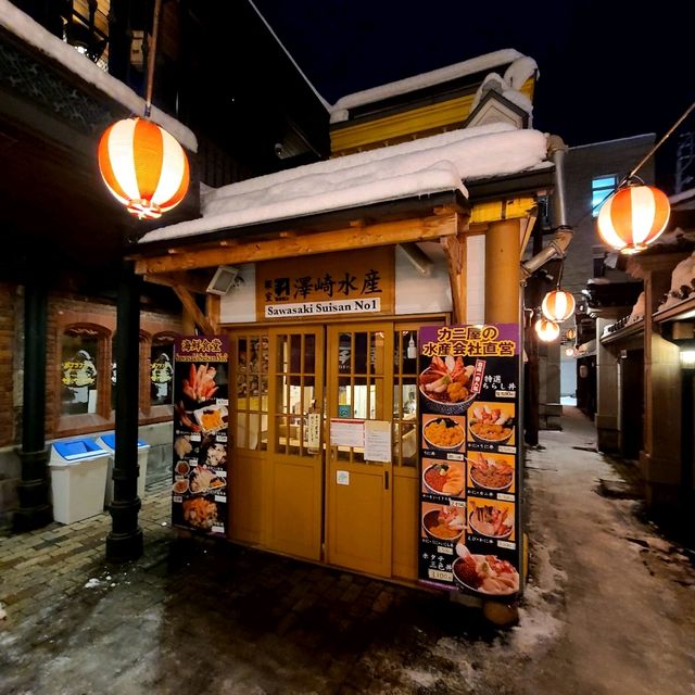 路地に入ったらコジャレたお店が立ち並ぶ【小樽出抜小路】✨