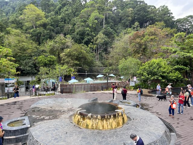 Raksawarin Hot Springs and Public Park