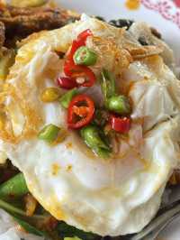 วรี อาหารตามสั่ง (ตรงข้ามโรบินสันจันทบุรี )