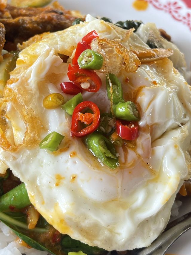 วรี อาหารตามสั่ง (ตรงข้ามโรบินสันจันทบุรี )