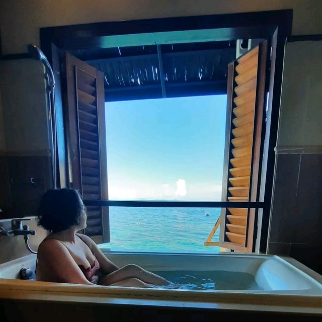 對住🌊碧海藍天🌞浸浴🛀