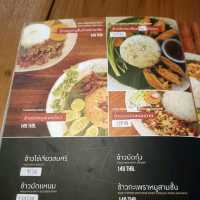 Somsri Eatery .....สมศรี อาหารไทยพิดโลก