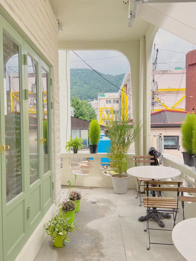 전포동 유럽감성 브런치 카페 유어타입