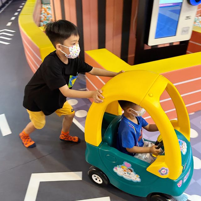 【 坐鴨仔小船暢玩童心樂園 】