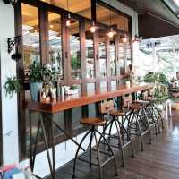 ร้านบรรยากาศร่มรื่นริมปิง ที่มี scone อร่อยมากๆ