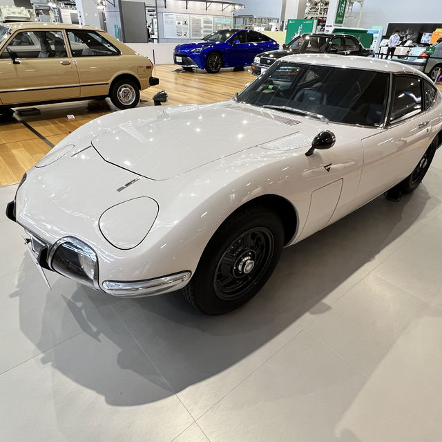 TOYOTA產業技術紀念館是到名古屋必參觀景點