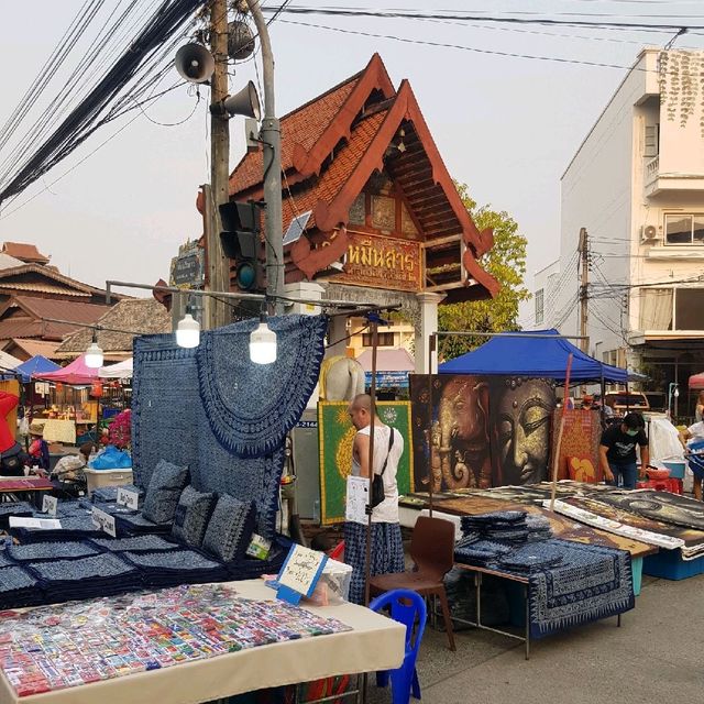 ถนนคนเดินวัวลาย วันเสาร์ เชียงใหม่