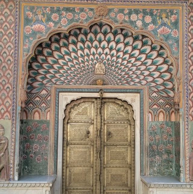 Padharo Mahare Desh