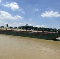 Enjoy sailing along Tonle Sap Lake