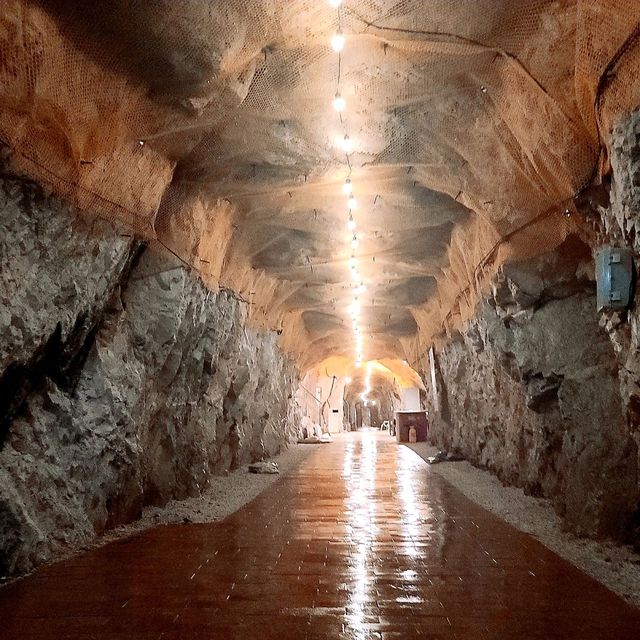충주 여행중이라면 "활옥동굴"