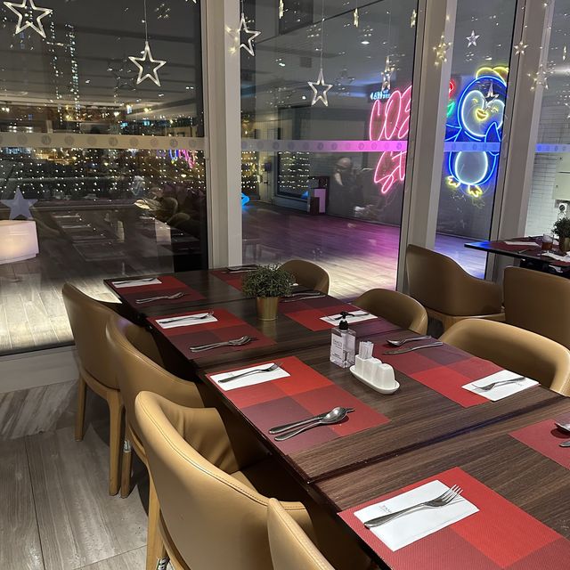 火車主題打卡酒店海鮮自助餐