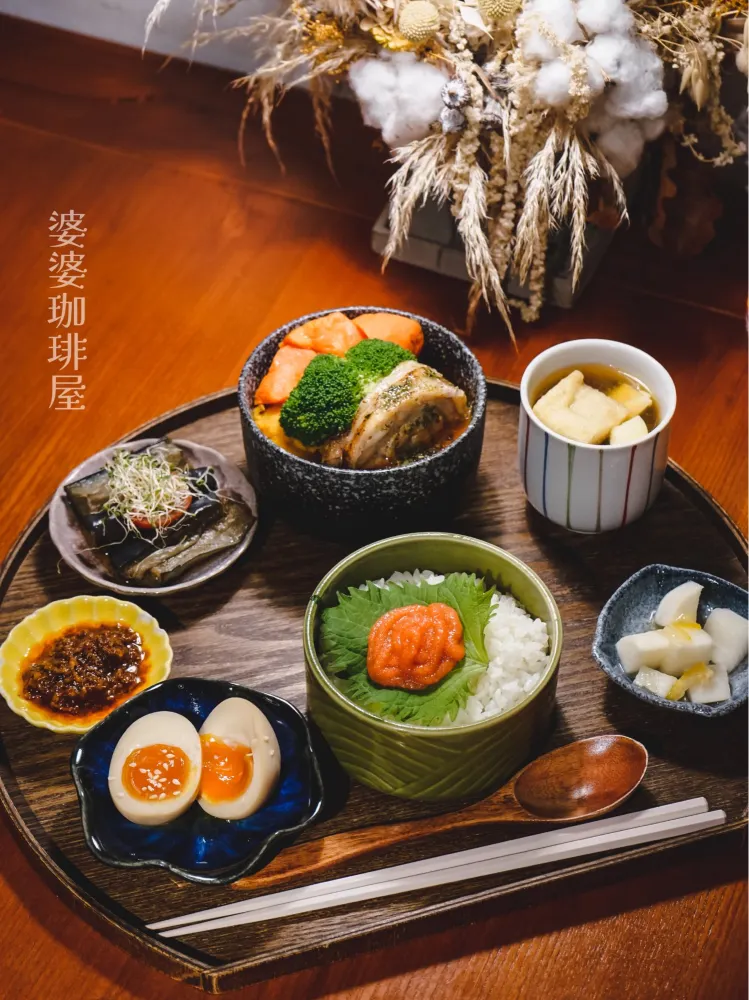 尖沙咀必去昭和木系懷舊咖啡屋
