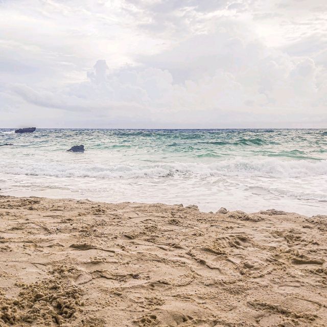 Empty beach at Diniwid!!