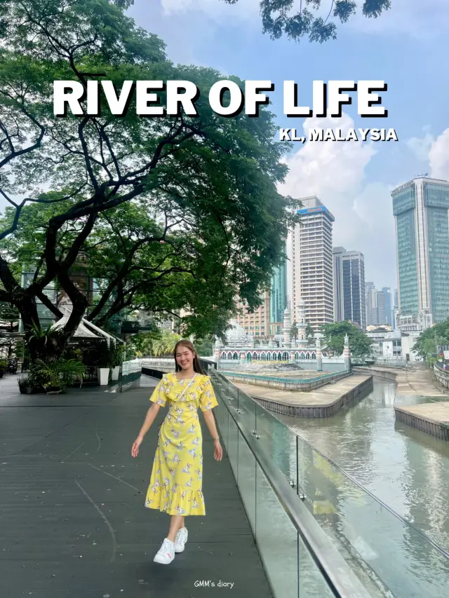 เดินเล่นยามเย็นที่ The river of life 📸