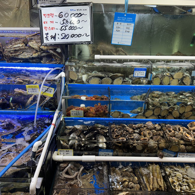 ชี้เป้า ตลาดปลานอร์ยางจิน ชื่อนี้มีอาหารทะเลสดๆ 