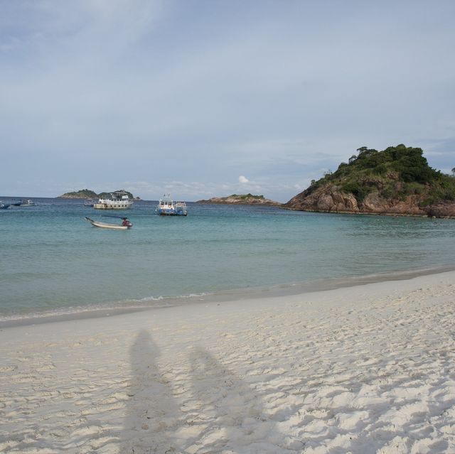 浪花朶朶的海灘渡假天堂 - 熱浪島🏖️