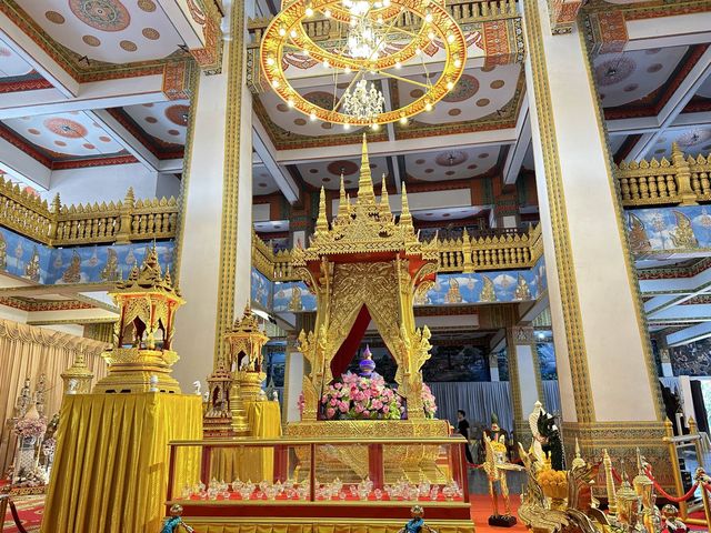 พระมหาธาตุแก่นนคร วัดหนองแวง 