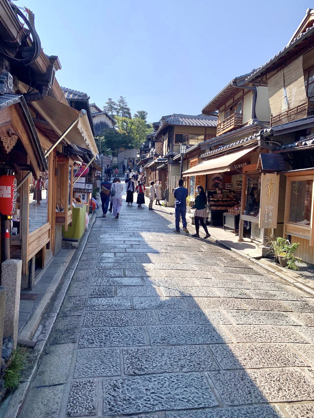 ถนนหน้าวัดน้ำใส Matsubara Street