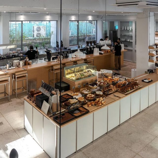首爾好大間又舒服的咖啡店！