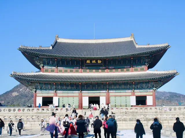 The iconic Gyeongbokgung Palace 🇰🇷