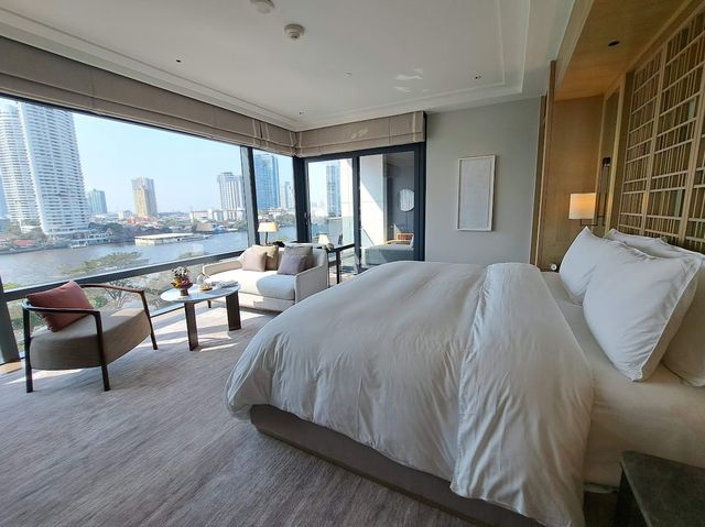 曼谷嘉佩樂酒店：奢華服務，價格稍高
