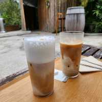 最 chill 湖畔 cafe