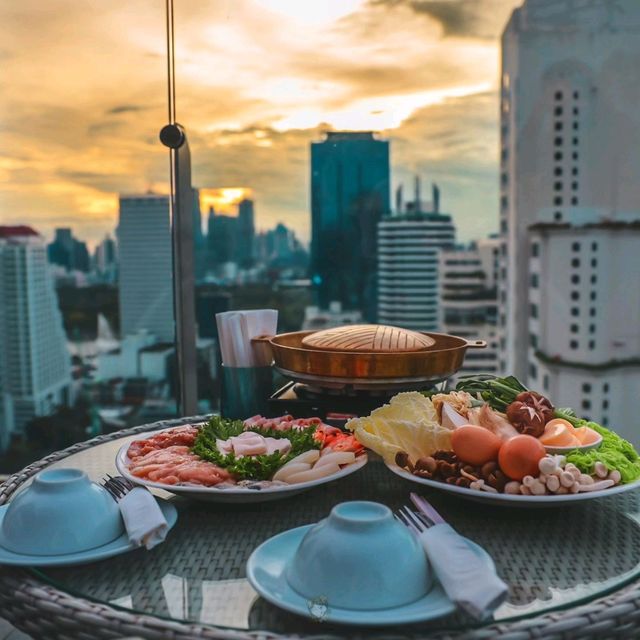 จิบค็อกเทล กินหมูกระทะวิวรูฟทอป