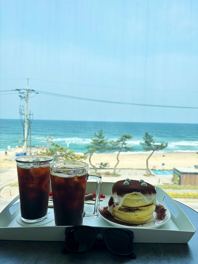 사근진 해변 수플레 맛집 카페 추천: 5 to 7