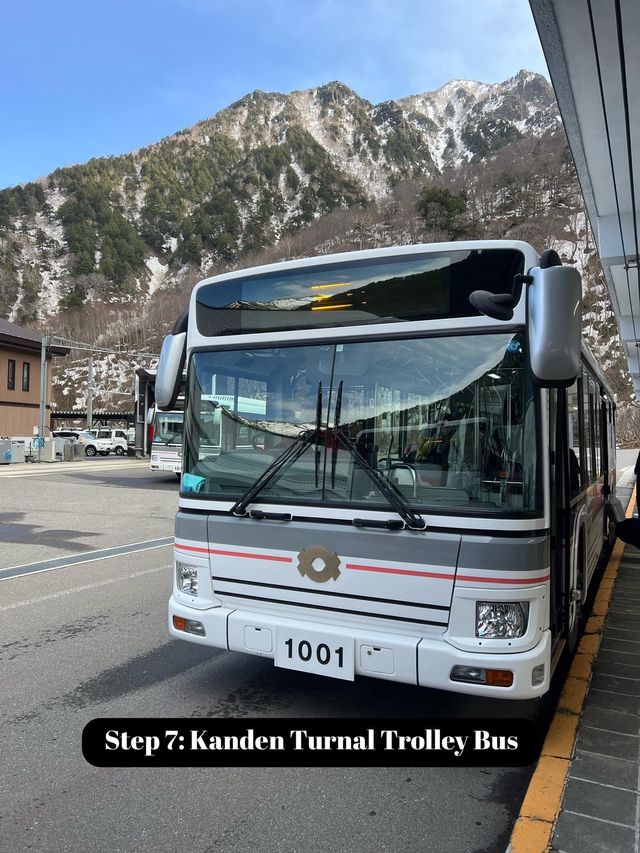 ไปเล่นหิมะกลางฤดูร้อนที่ Tateyama Alpine Route☃️