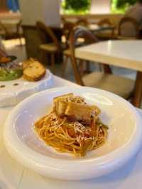 「西日創意料理，食物豐富美味」