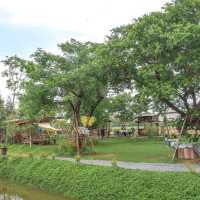 คาเฟ่ homie กลางทุ่งนา