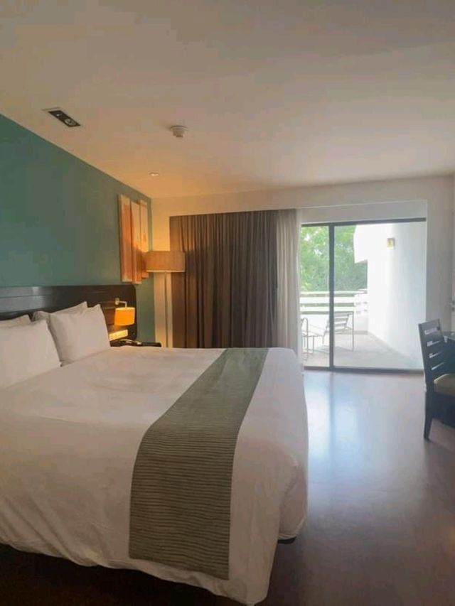 ที่นี่ The Regent Cha Am Beach Resort