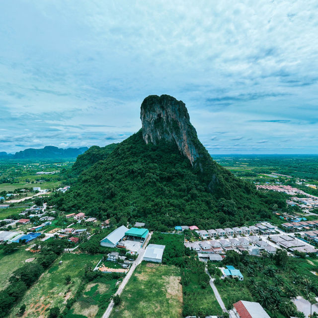ภูเขาอกทะลุ