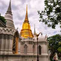ชมศิลปะไทยผสมตะวันตก ณ วัดราชบพิธฯ