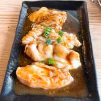 【日出】竹塩で食べる炭の香りの新鮮鶏肉✨