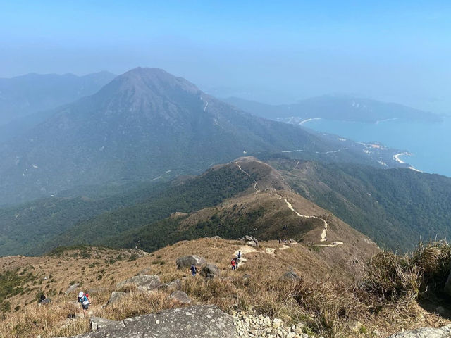 【香港】挑戰與美景並存！徒步鳳凰山，俯瞰大佛，機場和城市。適合任何時間和場景