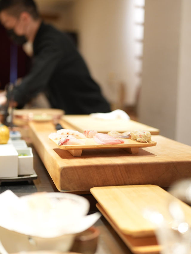 不用花大錢，就能吃到頂級海鮮！2024 台北無菜單日本料理推薦：blu koi、一冠割烹